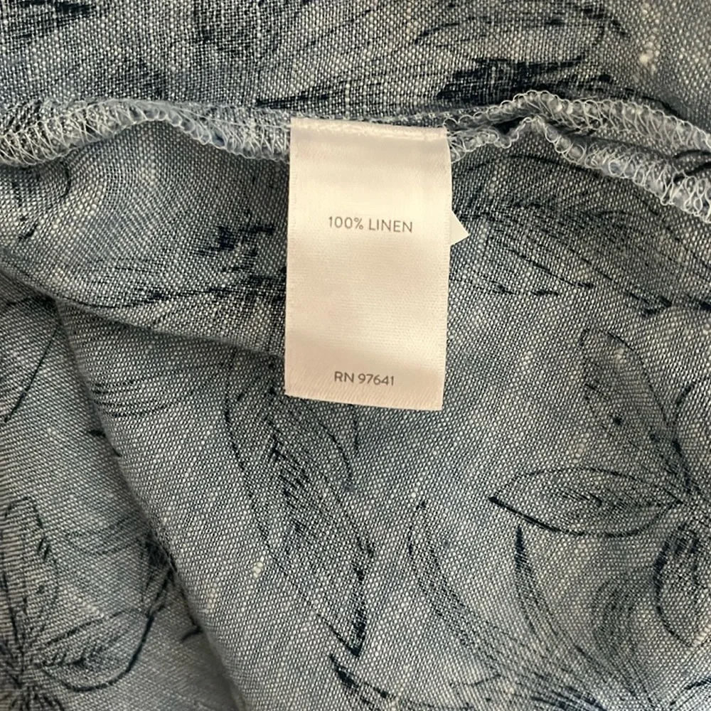 J. Jill Love Linen Palm Print V Neck Top SP - Picture 8 of 9
